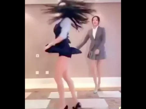 【Popular hot topic video】【今人気で話題のパンチラ動画 ※ミニスカ回転】スケブラ ブラ透け 興奮する動画 ヴァギナクロー 透けブラ