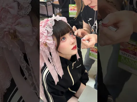 【ゆりにゃ】メイク中、目閉じないようにできるのすご。【関西コレクション】