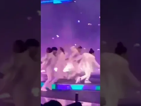 #コンサート中のアイドル大事故 #彼は懸命に戦ってます