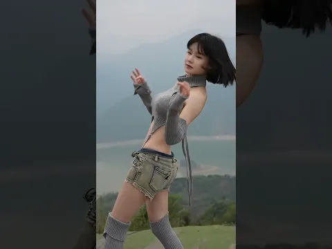 #beautifulgirl #beauty #beautiful #チャイナ美女 #可愛い女の子 #美女 #美腿 #ニーハイ #bodybuilding