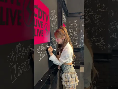 NiziU LOVE LINE Japanese ver CDTVの衣装可愛かった 恒例のサイン #NiziU #LOVELINE_jp