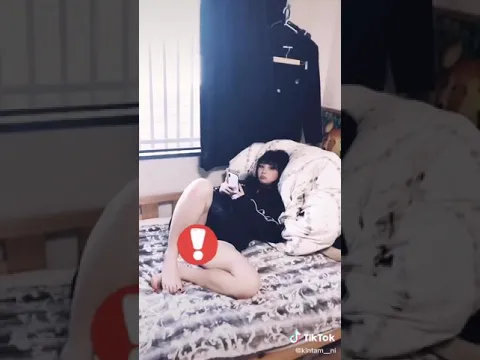 帰宅したら彼女が大股開きで待っていた あとオナラした TikTok