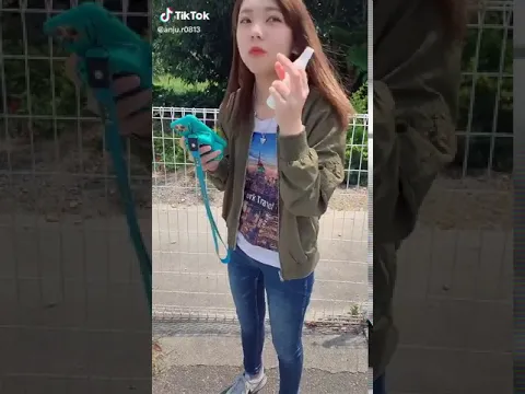 腰より頭が動いてるけどかわいらしい