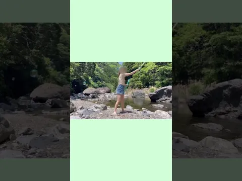 【ミニスカ女子】#川遊び#シャンボン玉