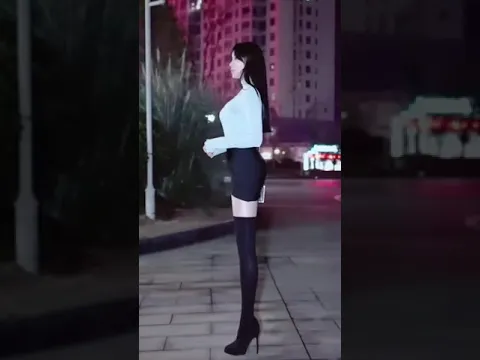 純黒ニーハイ ミニスカート ヒール