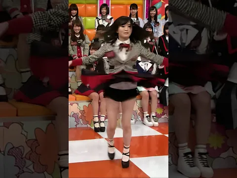 見せパン全開な山本彩 short ver.