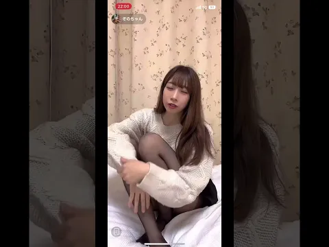 足の匂いを嗅ぐ黒タイツのお姉さん #黒タイツ #黒ストッキング #TikToklive