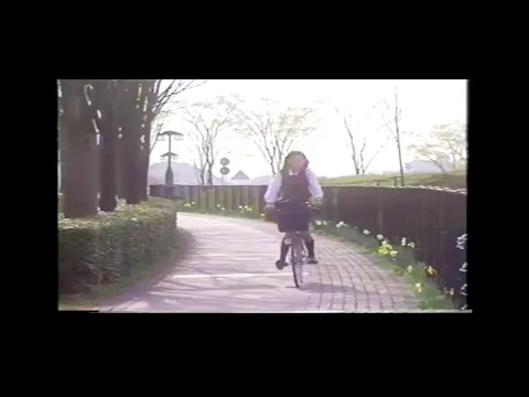 voMWHSvNmZI_3130_0_0_0_0_0_0_0、吹石一恵、自転車でスカートがめくれて見