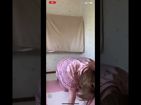 ゆるゆるパジャマで腕立てなど