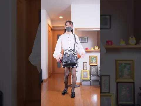 花柄ミニスカートのコーデ