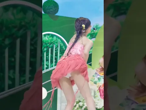 LESSERAFIMホンウンチェ アングル的にパンツにしか見えない・・! 【ルセラフィム】