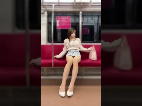 前の席に座るエッチな都内CD【パンチラ、よそきわちゅーぶ】