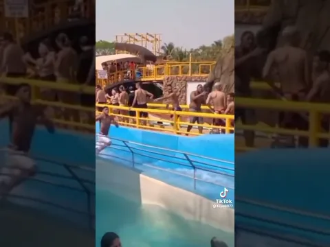 ウォータースライダー大爆走