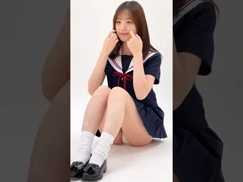 #セーラー服 撮影風景体育座り