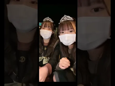 JKがミニスカでしゃがんで…