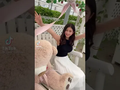 クマは絶対横目でおっぱい見てる なっちゅんのおっぱい 切り抜き ️