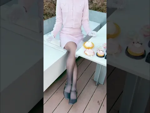 おつかれさま♡ #つま先 #コスプレ #タイツ #ニーハイ #パーツモデル #ハイソックス #ヒール #ブーツ #太もも #絶対領域