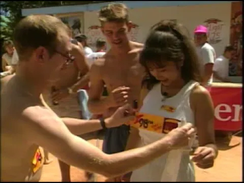 かとうれいこ   おじさんにおっぱいの先っちょ触られる