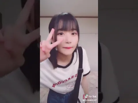 この娘のどの姿が皆んなは好み? 俺は一番最初かな!!