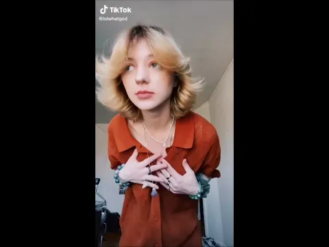 【男子は見なきゃ損!】ポロリしちゃって、急いで隠す。。。