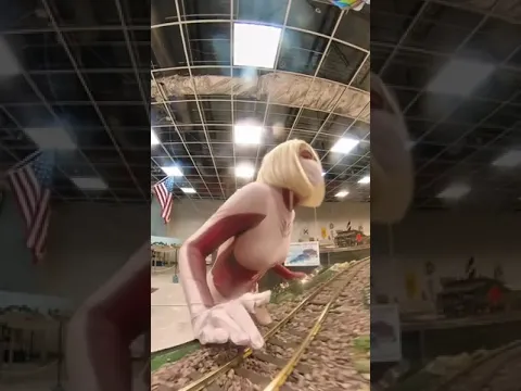 感染対策に特化した女型の巨人 [TikTok]