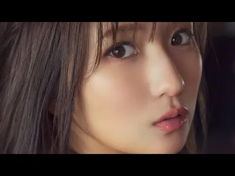 ビキニに収まる気配がないGカップ 軽トラ乗り回すグラビアモデル 「大きくて柔らかい」ボディが炸裂