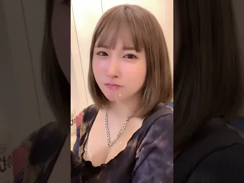 白濁している飲むヨーグルトをこぼしちゃっただけの動画 #Shorts