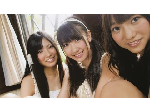 AKB48フレンチ・キス(柏木由紀・高城亜樹・倉持明日香)解散卒業記念!グラビア水着写真集!「キス旅」が見れない…。「思い出せない花」に続く新曲は? 画像まとめ