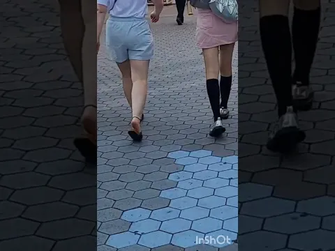 犬の目サンダル&黒ハイソックス #健康的​ #元気​ #生足コーデ #foot #legs