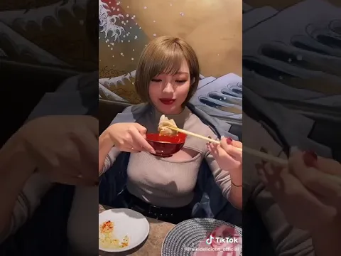 童貞を殺す服 谷間【TikTok】