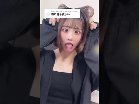 可愛い女の子の舌