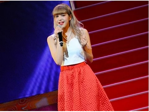 原宿系知名度No.1モデル紗蘭、ソロデビュー曲キュートに熱唱