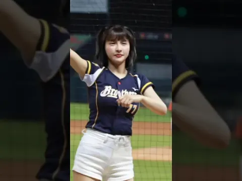 チュンチュンのかわいい動画