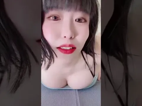 極上アングル #shorts #巨乳 #ハプニング