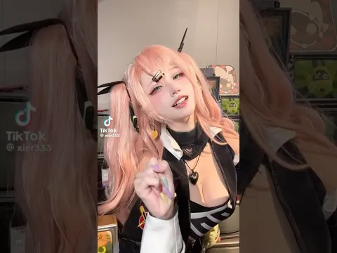 胸がでかい女の子のコスプレ