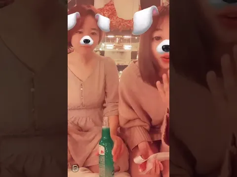 【TikTok】レズカップルの派手なパンチラ