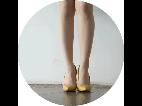 ストッキングはアスティーグの 指 5本指 ヒール高めだけどグリップの効く5本指ストッキングを履いて夏に向けて黄色のハイヒールを履きこなそう!