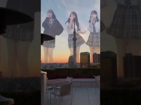 巨大女子高生❗️Geeを街で踊ってた❗️